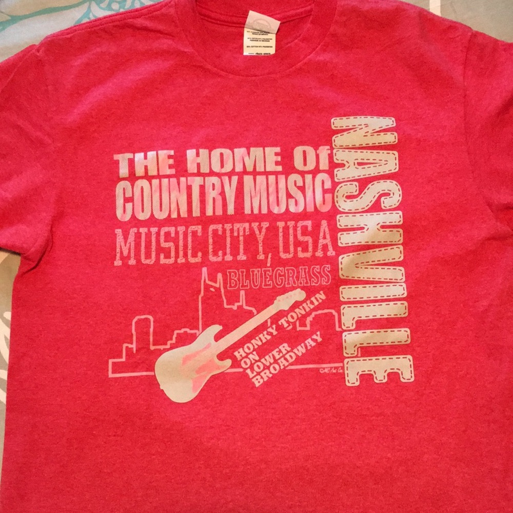 Medium Red Nashville tee